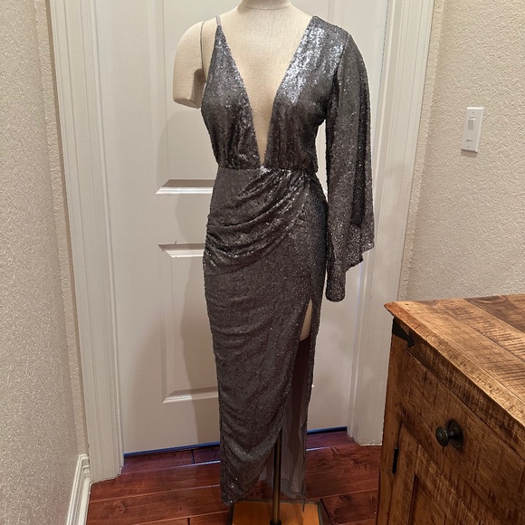 Elle Zeitoune - Picture 1 of 4